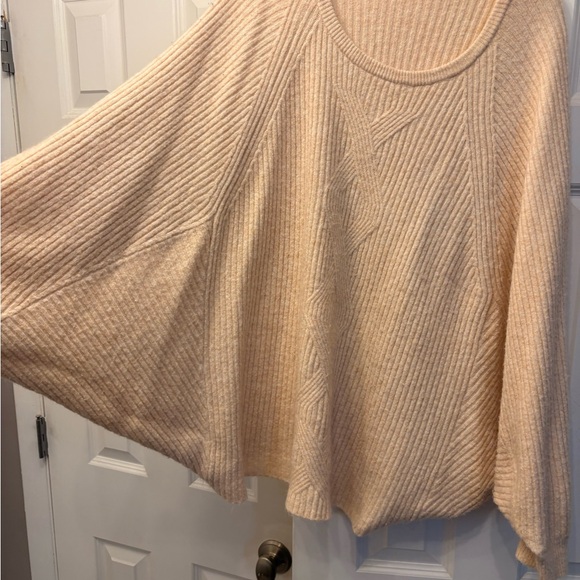 Lilly Pulitzer Cozy Cream Women's Sweater - Picture 2 of 4